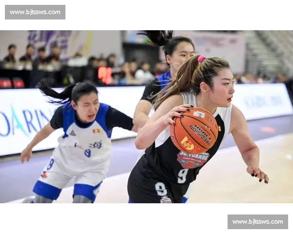 女篮外线哑火引争议！名记力挺宫鲁鸣铁腕决策，李梦缺席背后的战略博弈