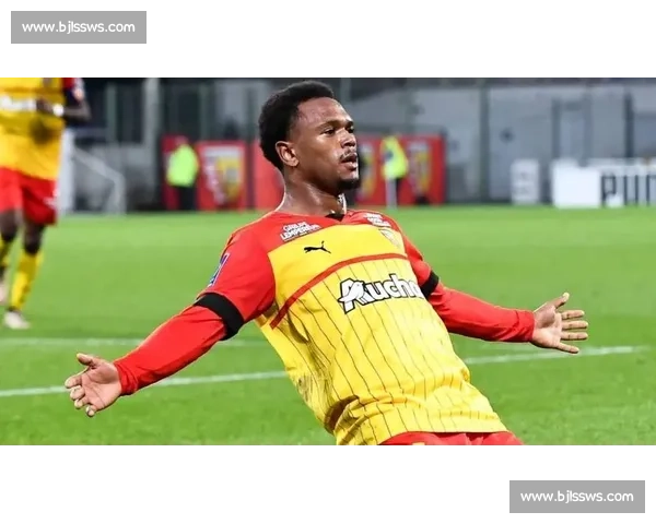 布鲁日 700 万欧签汉堡中场赖斯 荷甲劲旅补强核心