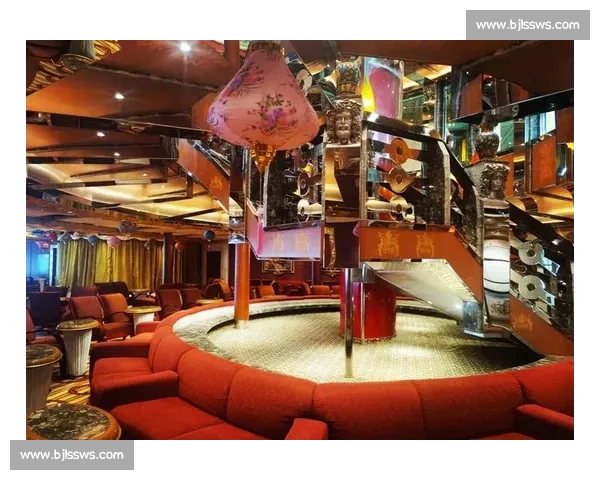 乔丹携逆龄娇妻乘 1.5 亿超级游艇现身克罗地亚 全家开启地中海奢华假期