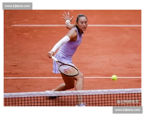 鏖战三盘难破温网魔咒！郑钦文决胜盘崩盘，连续三年止步首轮